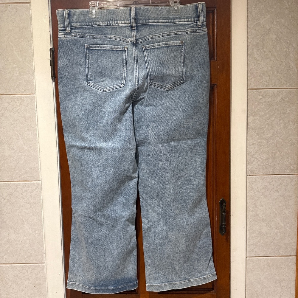 Spanx SPANXshape EveryWear Kick Flare Jeans - Picture 4 of 4